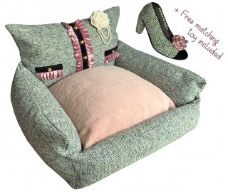 Tweed Boy Chowpel sofa...
